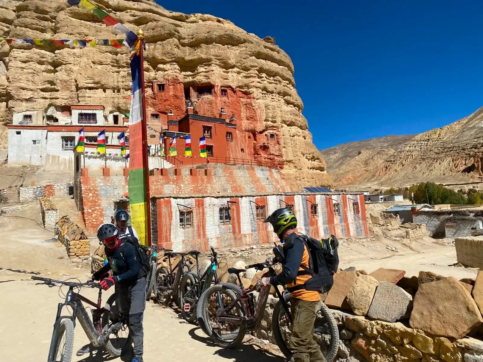 mountainbikinginuppermustang.webp
