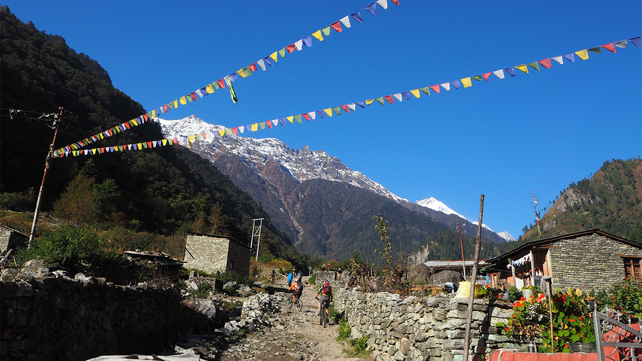 Annapurna Circuit Mountain Biking Guided tour