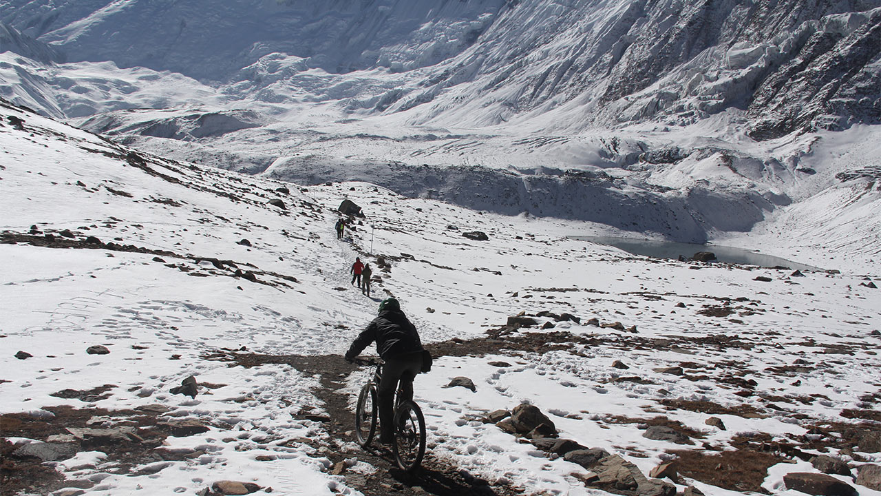Tilicho Lake Mountain Biking and Hiking Expedition: Team Australia