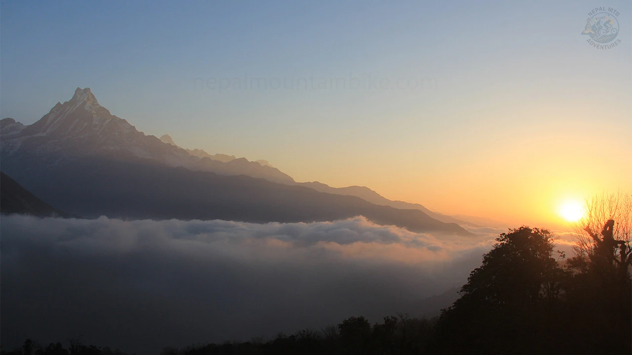 The sunrise view over the Fishtail mountain in Tadapani.